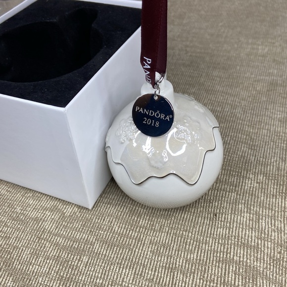 Pandora 2018 Christmas ornament new - Picture 2 of 3